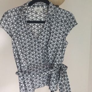 Ann Taylor embroidered eyelet faux wrap blouse (8P but fits like a 6P)